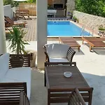 Casa de hóspedes Sobe Dragic 3*