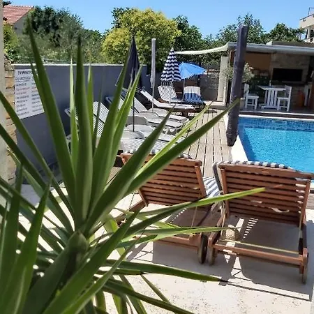 Sobe Dragic בית הארחה