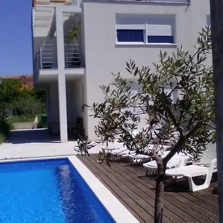 Sobe Dragic בית הארחה 3*